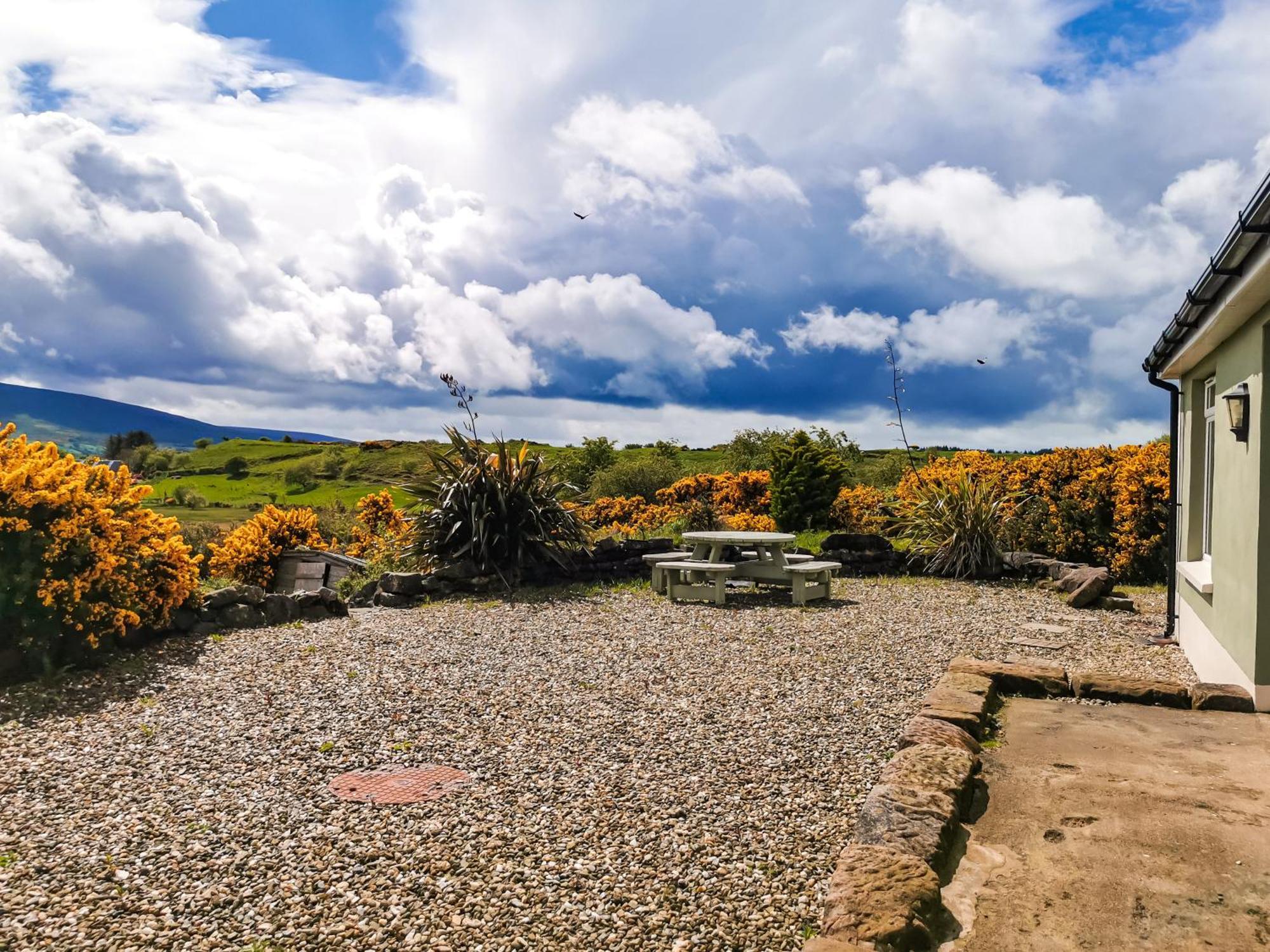Causeway Coast Country Cottage, Pet-Friendly Ballycastle Eksteriør billede